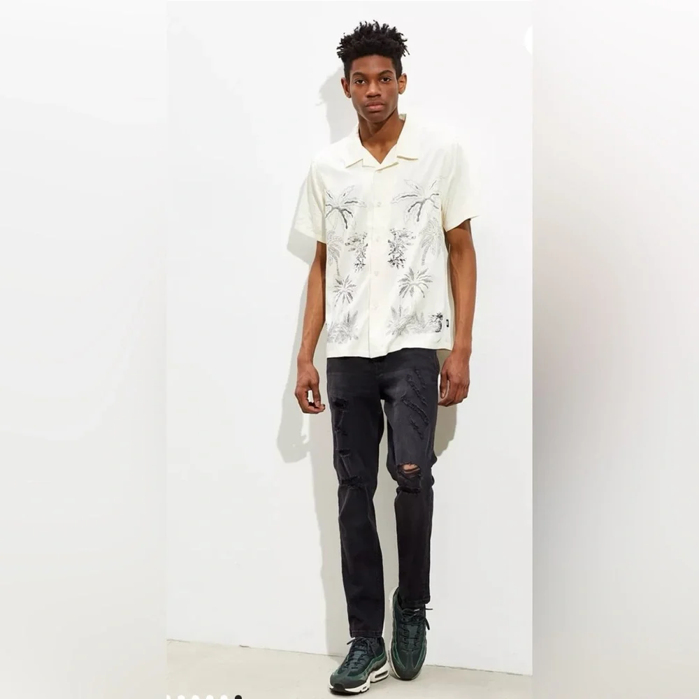 Urban Outfitters || BDG Black Distressed Skinny Stretch Jeans - Picture 1 of 9